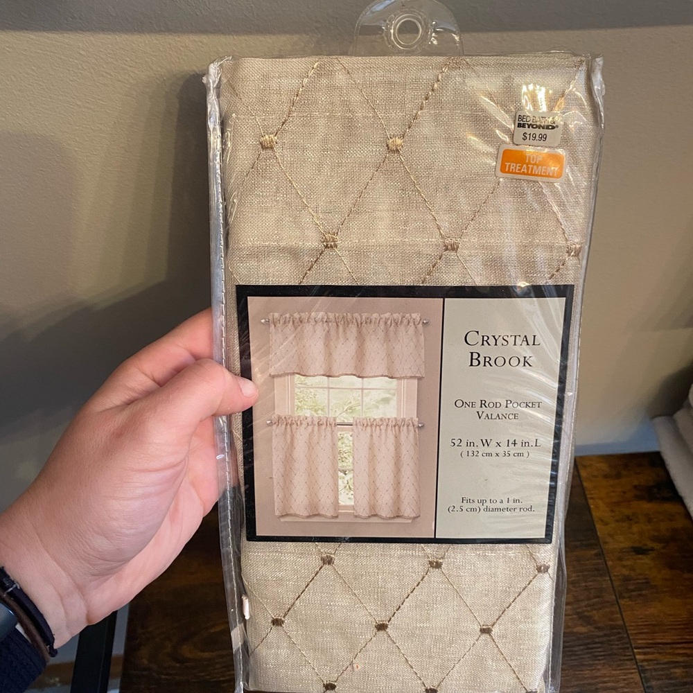 Curtain Valence